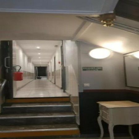 Hipotel Paris Belleville Gare De L'Est Esterno foto